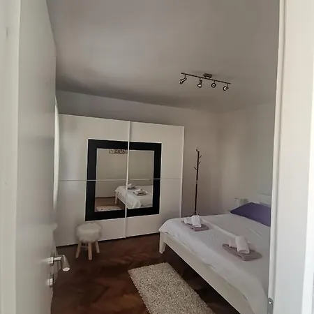 Apartman Sunset * Sutomiscica